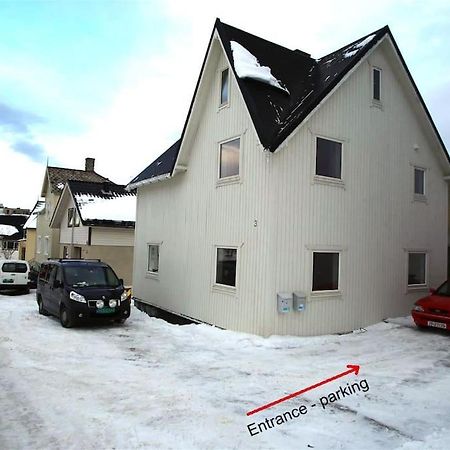Sentral Leilighet Med 3 Soverom Harstad Exterior foto