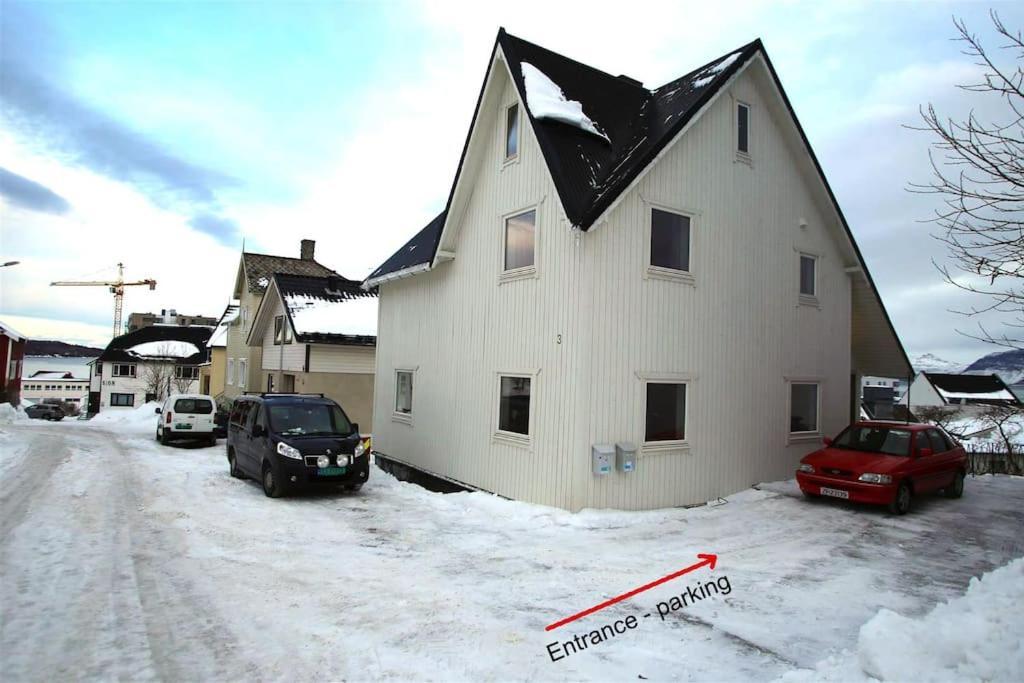 Sentral Leilighet Med 3 Soverom Harstad Exterior foto
