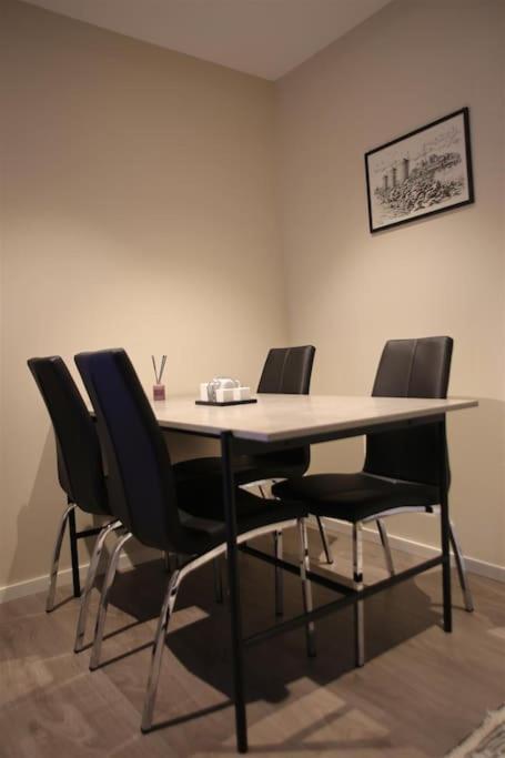 Sentral Leilighet Med 3 Soverom Harstad Exterior foto